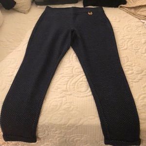 Textured dotted Swiss leggings.